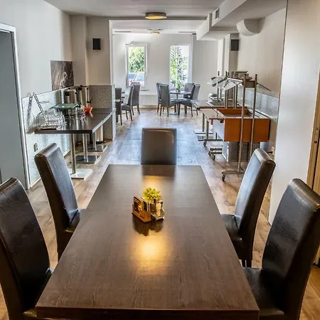 卡纳里克酒店 酒店