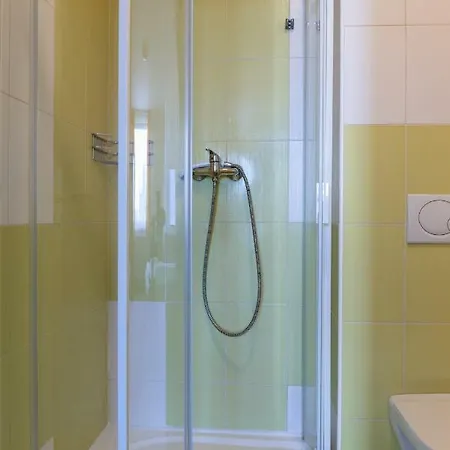 卡纳里克酒店 3* 布拉格